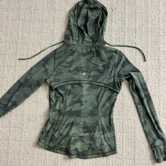 Lululemon Define Jacket Camo – Size 8 - Picture 9 of 10